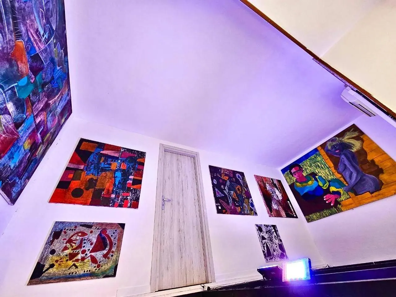 L'Atelier ~ Mostra Sospesa 로마 아파트